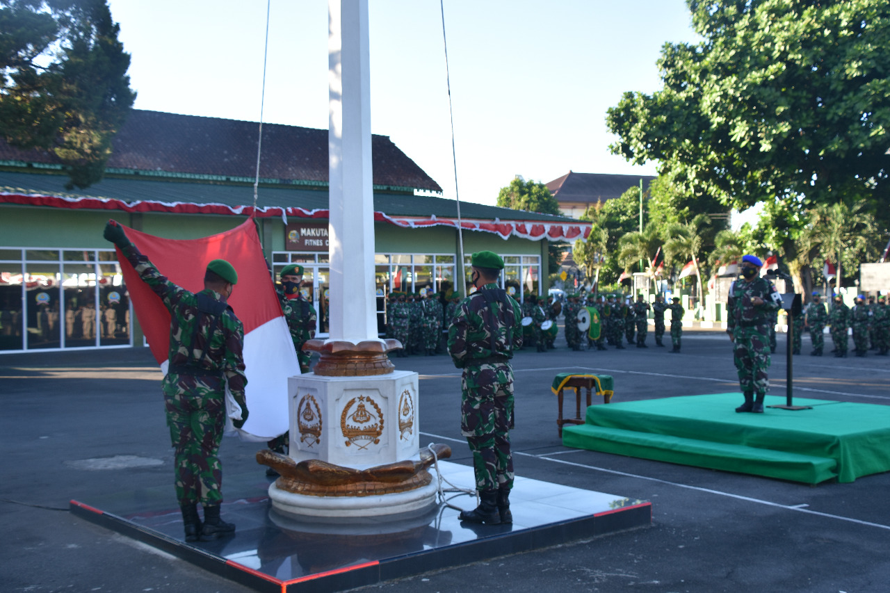 Tingkatkan Patriotisme, Prajurit Korem 073/Makutarama Gelar Upacara Bendera